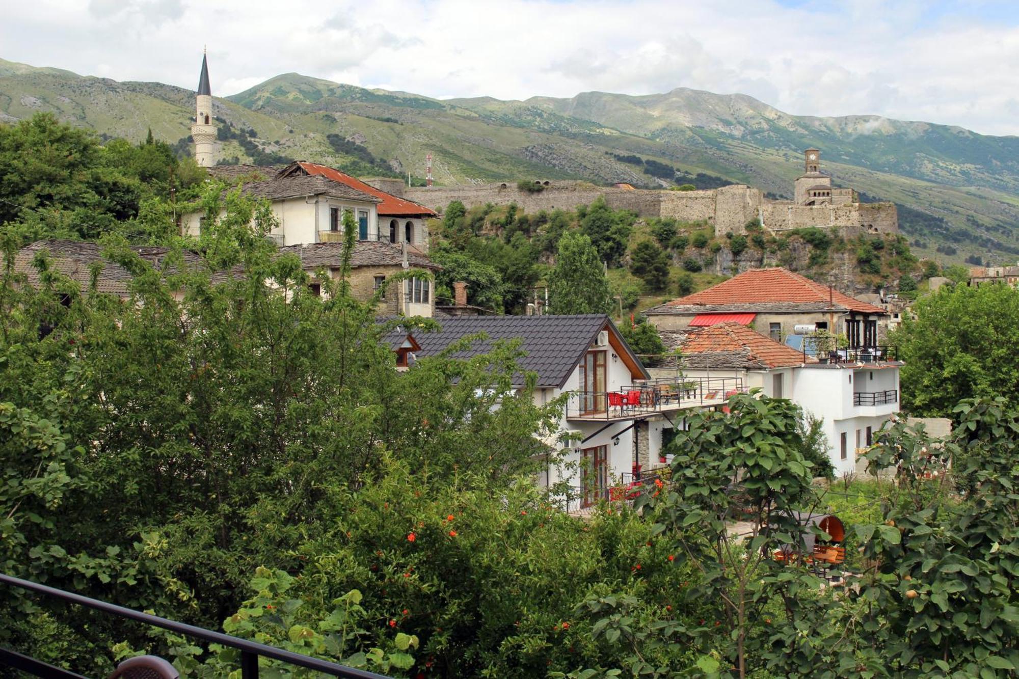 Guest House Amades Gjirokaster Exterior photo