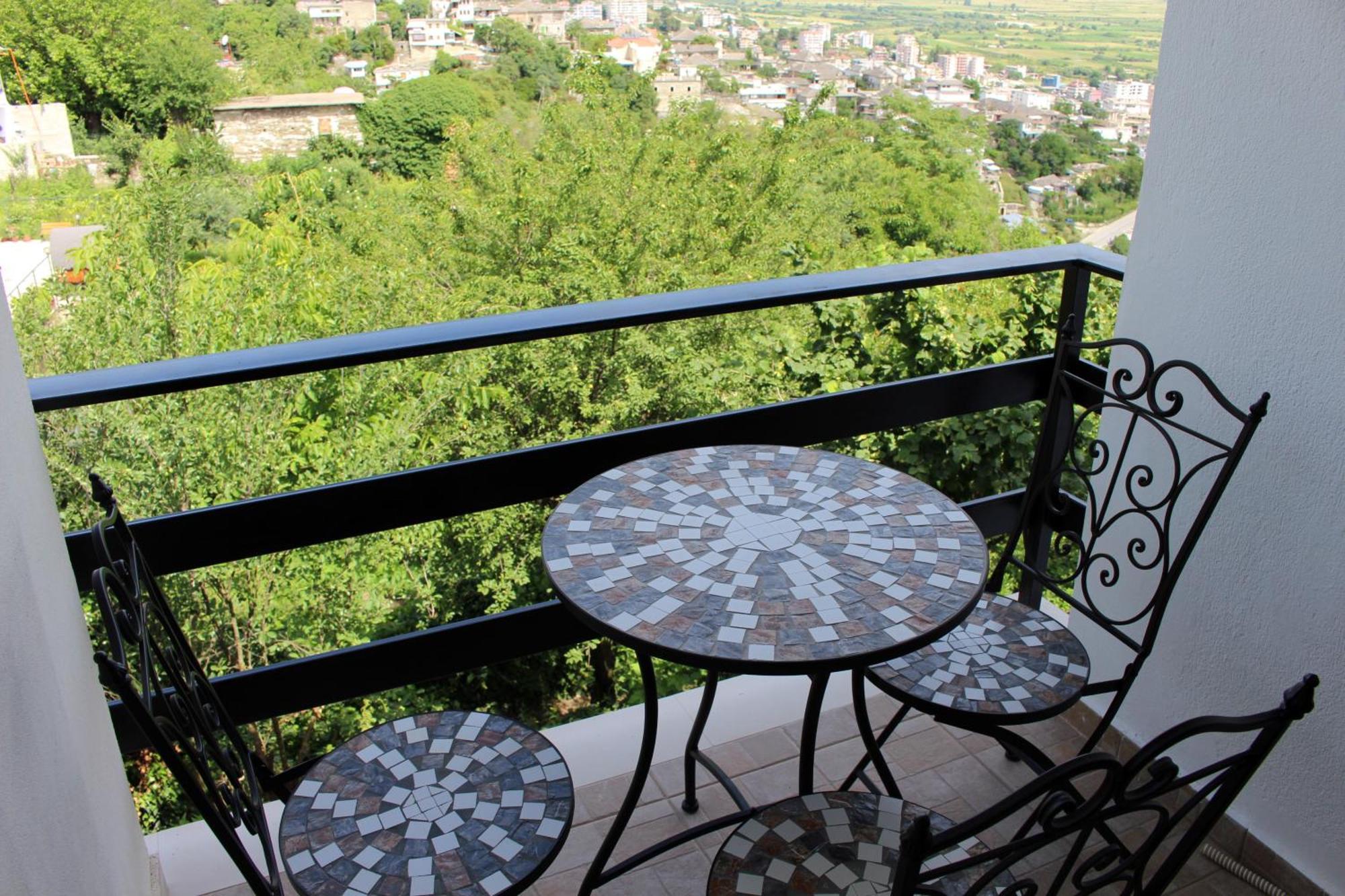 Guest House Amades Gjirokaster Exterior photo